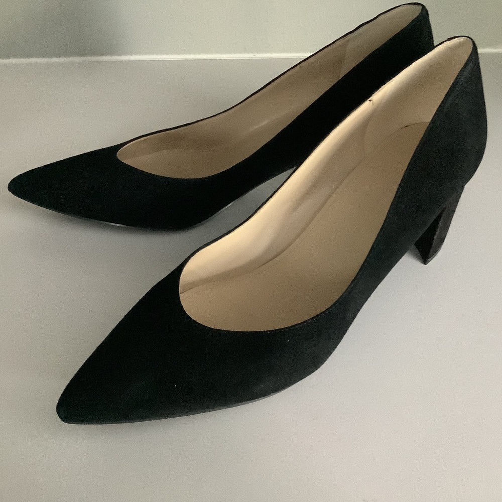 Marc Fisher Black Suede Heels Pumps